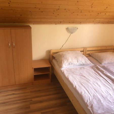 Zalakarosi Egerfa Nyaralohaz Foeldszinti Es Emeleti Apartman Exterior foto