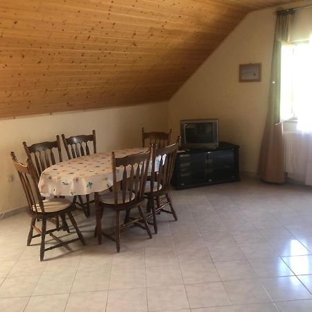 Zalakarosi Egerfa Nyaralohaz Foeldszinti Es Emeleti Apartman Exterior foto