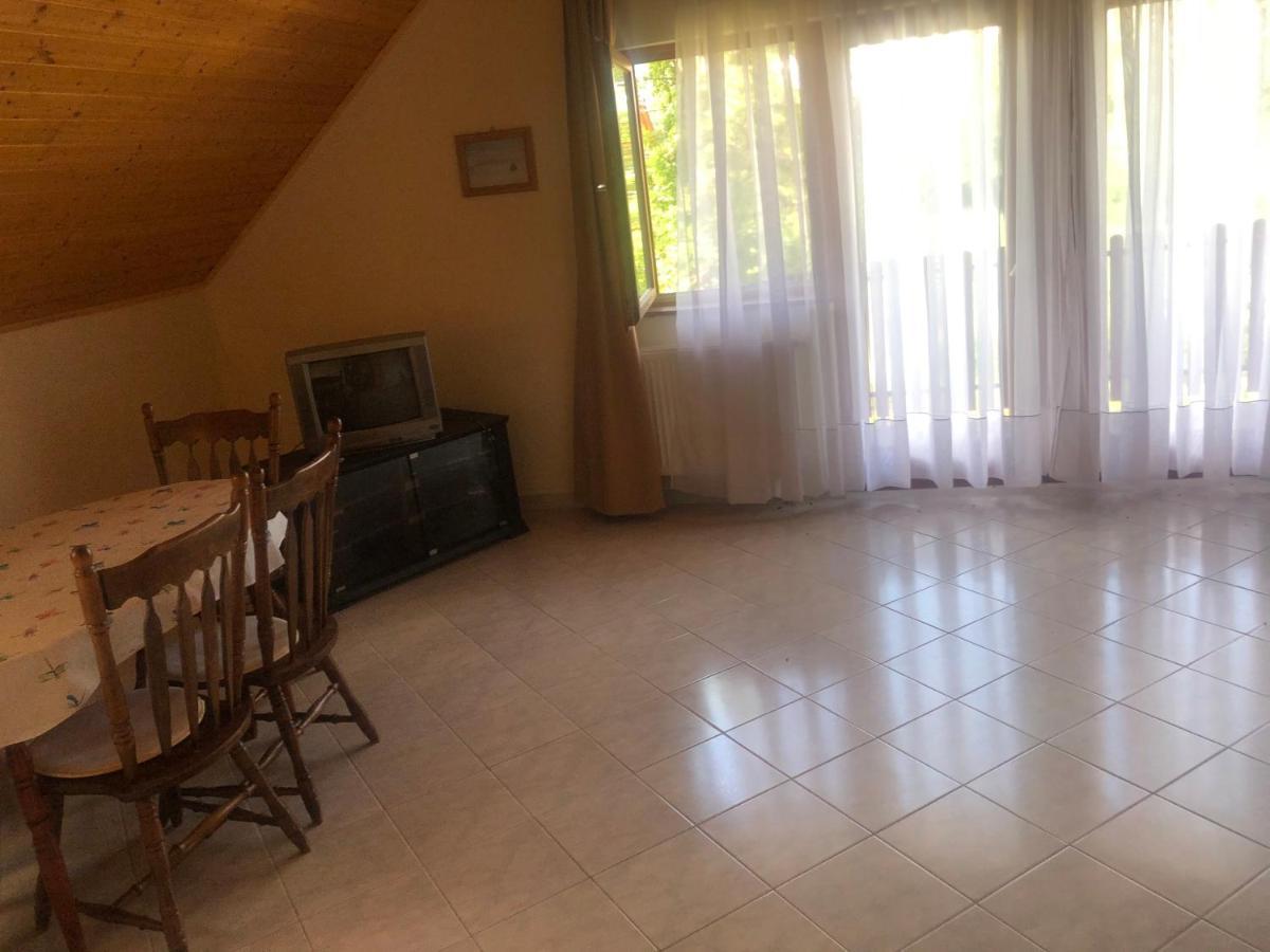 Zalakarosi Egerfa Nyaralohaz Foeldszinti Es Emeleti Apartman Exterior foto