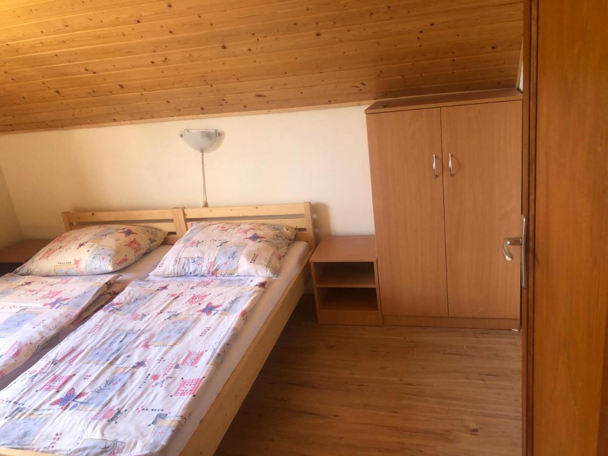 Zalakarosi Egerfa Nyaralohaz Foeldszinti Es Emeleti Apartman Exterior foto